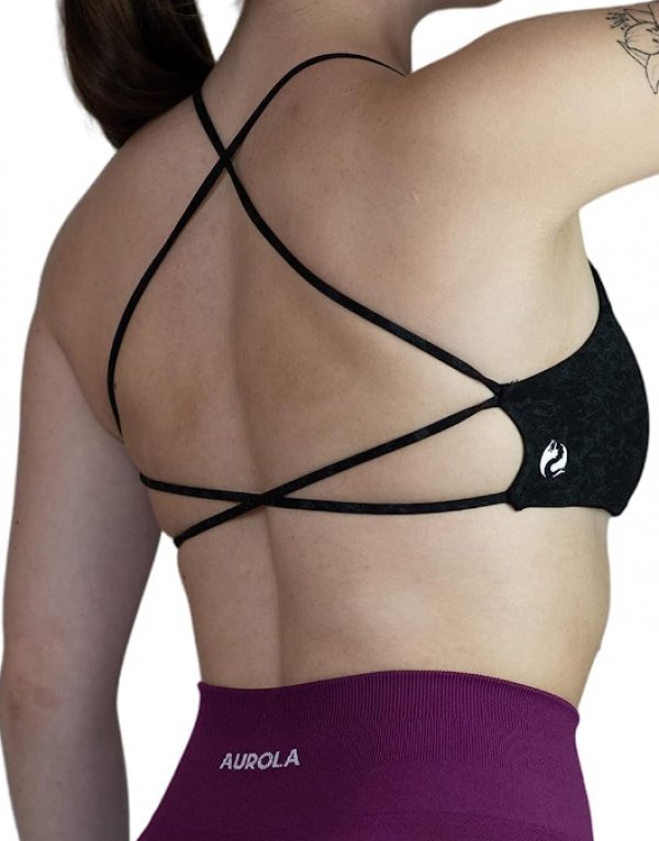 Sports bra dengan desain backless